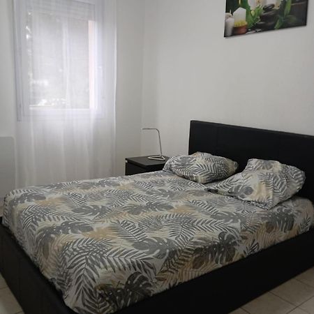 Residence Calme Avec Piscine Μπεζιέ Εξωτερικό φωτογραφία